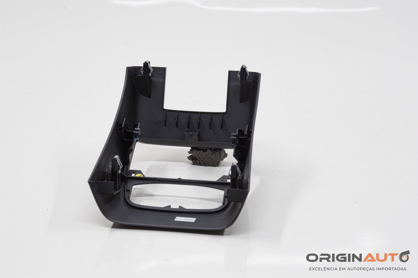 Moldura Porta Objeto Traseiro Audi A3 Sedan 1.8 Tfsi 2014 8V0864376B