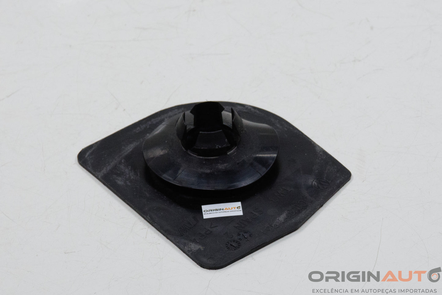 Tampao Carroceria Inferior Esq Volkswagen Passat Variant 2012 3C0825961