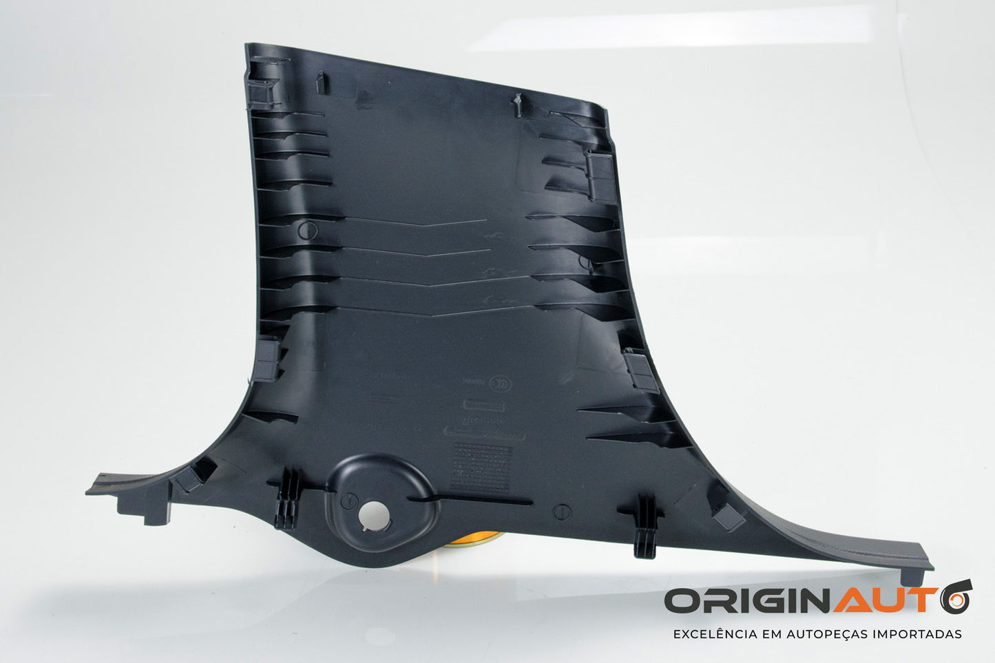 Acabamento Direito Coluna B Inferior Mercedes Gla200 18 19