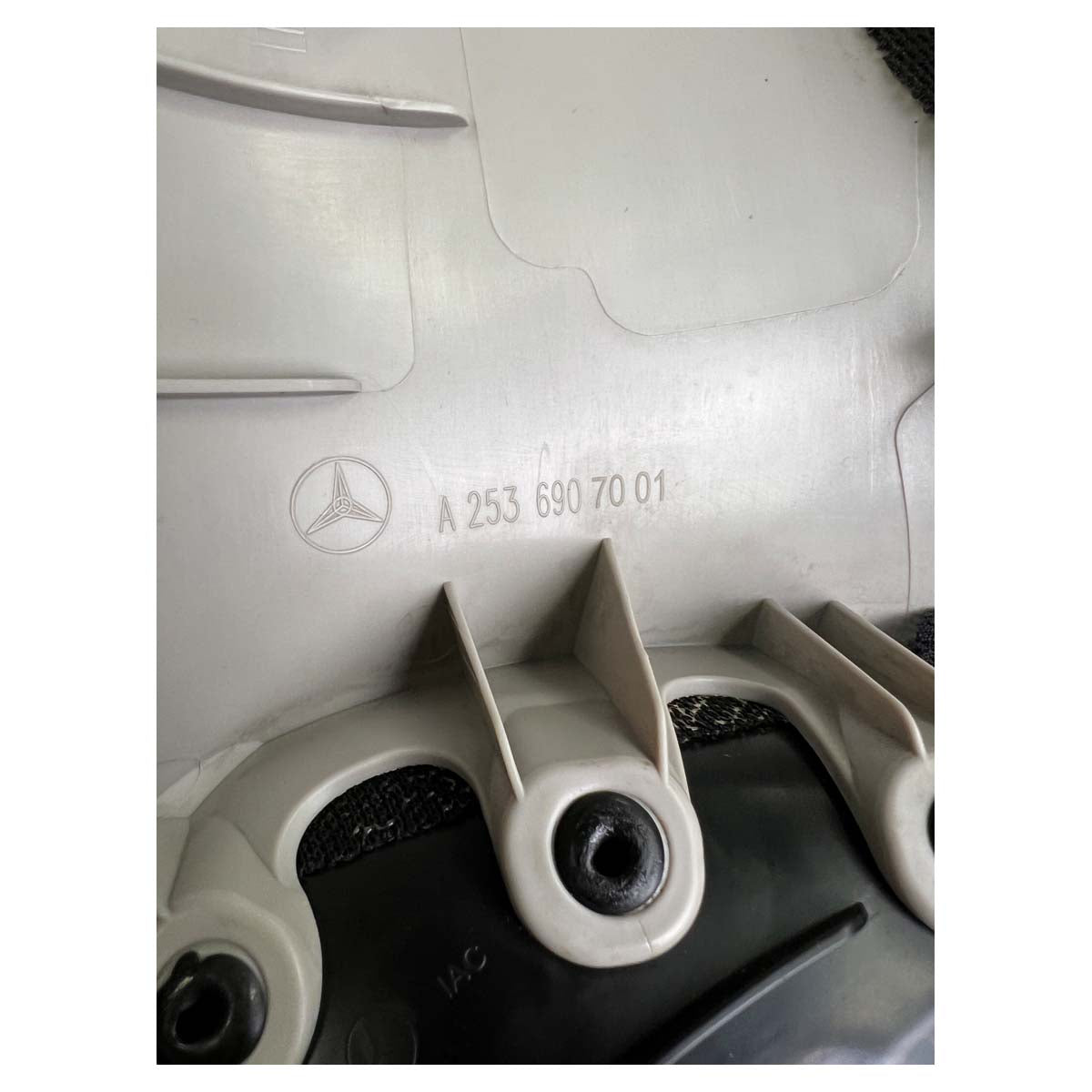 Moldura Coluna C Mercedes GLC 250 2016 2017 18 2019 Direito