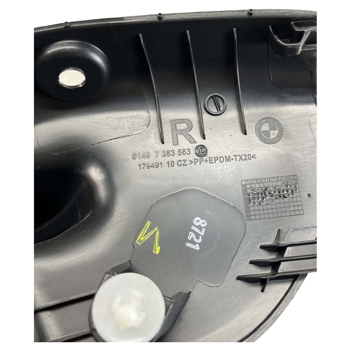 Acabamento Dobradiça BMW 530e G30 2020 Porta Malas Direita