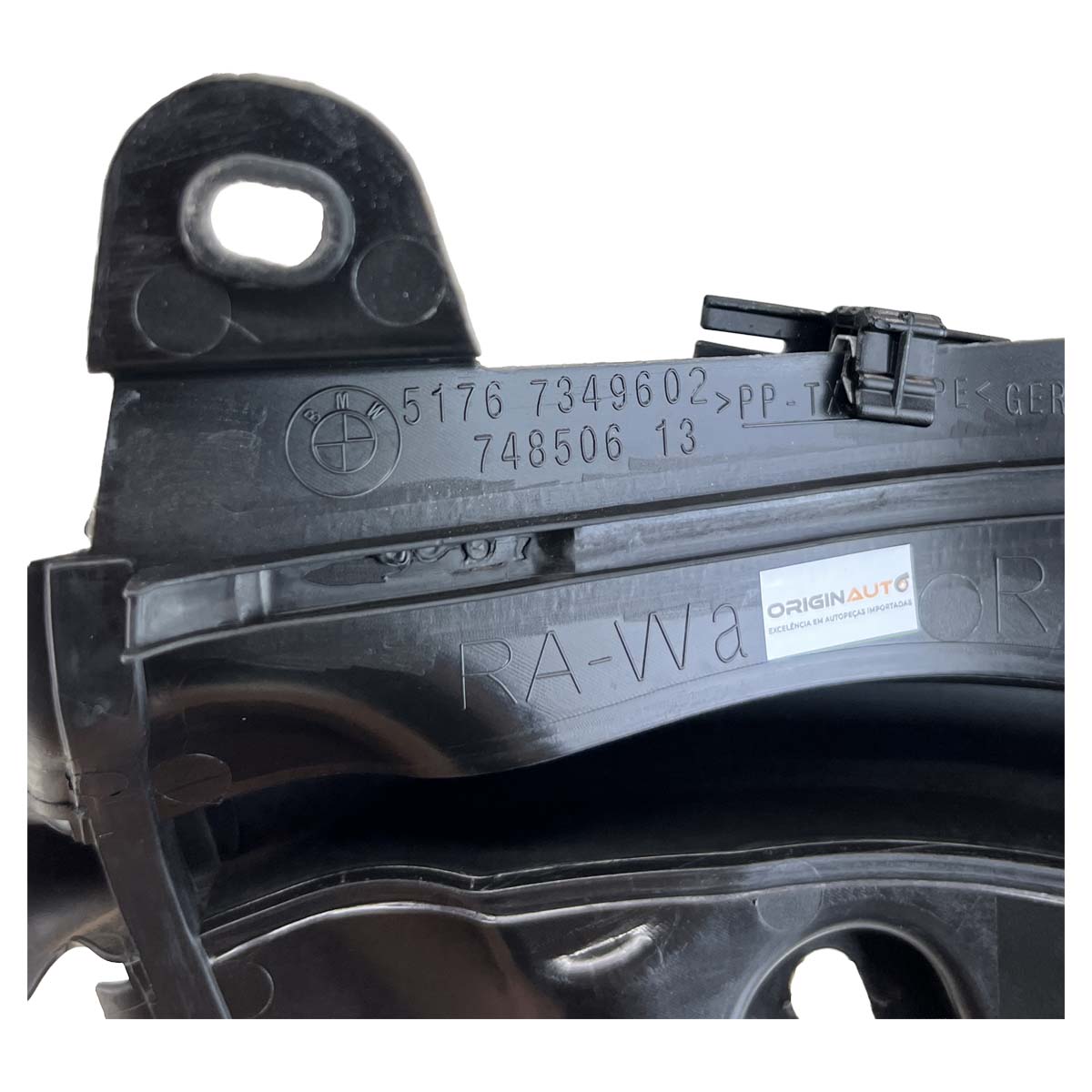 Vedação Borracha Lateral Capô BMW 530e G30 2020 Direito