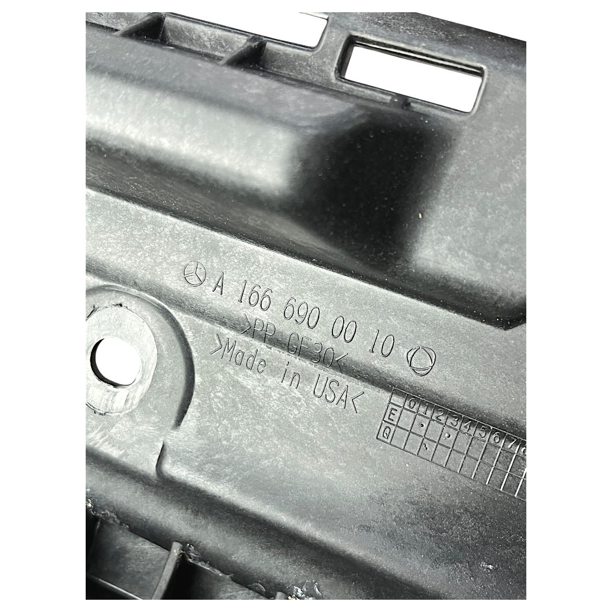 Suporte Estribo Spoiler Mercedes GL 350 2014 2015 Esquerdo