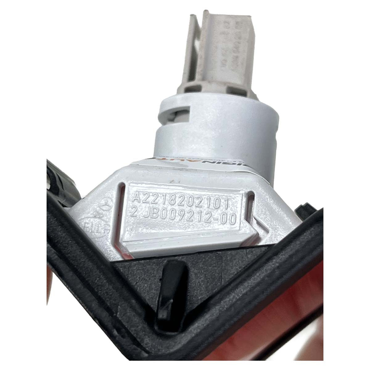 Luz LED Porta Mala Mercedes C180 2016 2017 2018 Cortesia