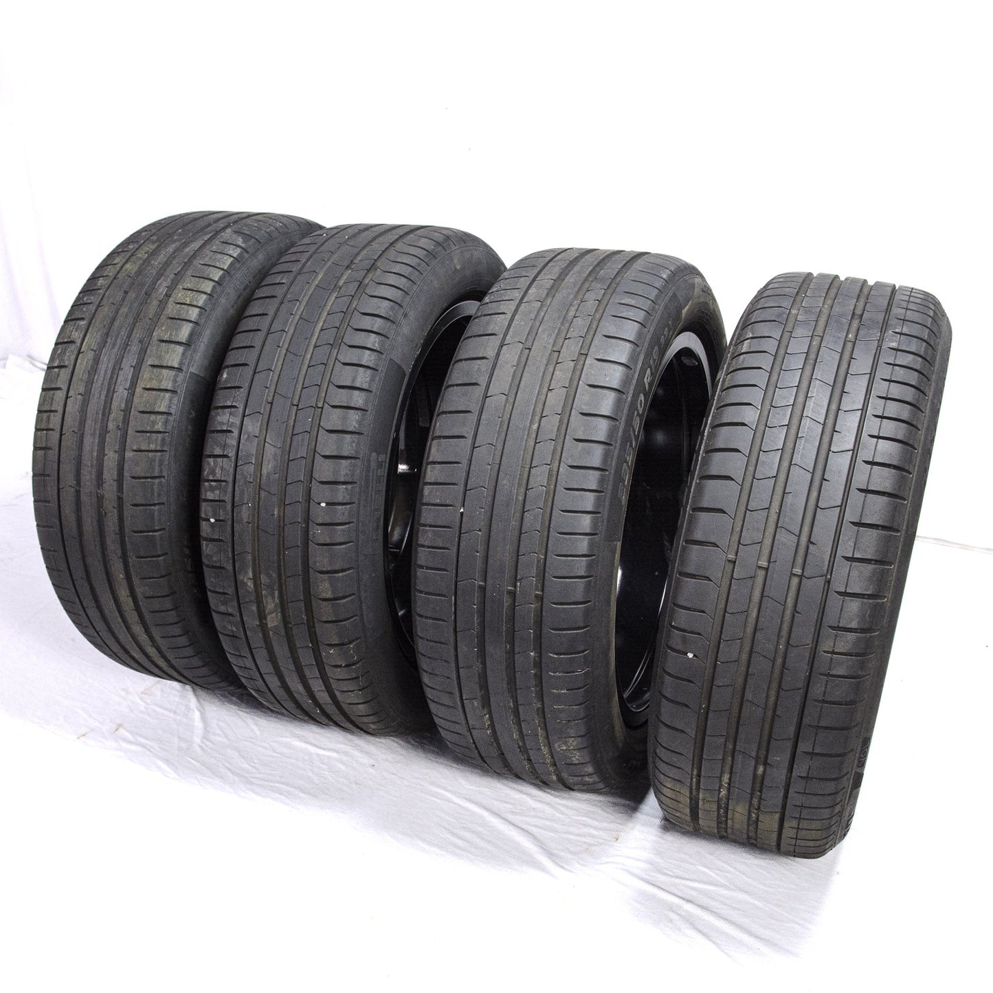 Jogo Roda e Pneu Aro 19 Volvo XC40 Momentum T5 2020