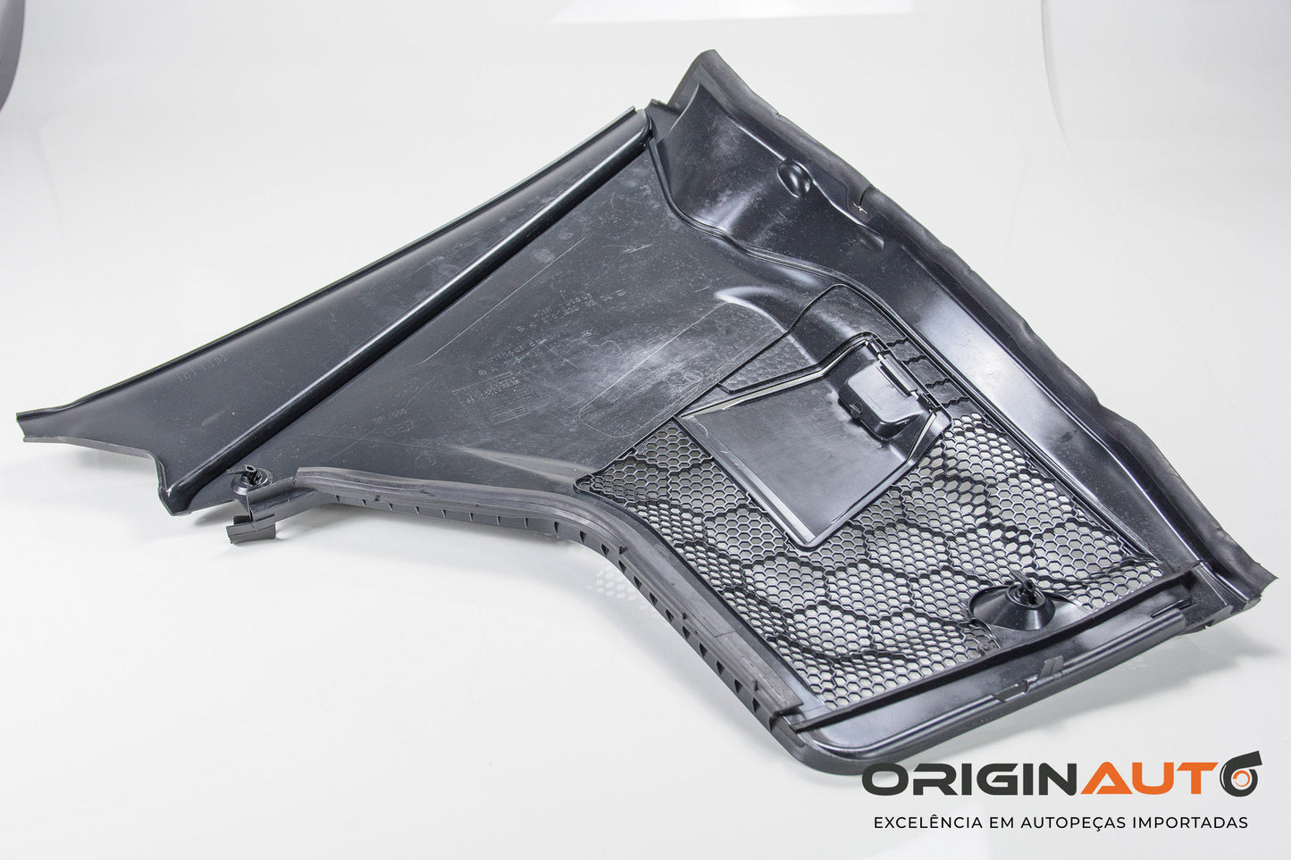 Tampa Defletor De Agua Dianteiro Direito C250 2018 A2058309002