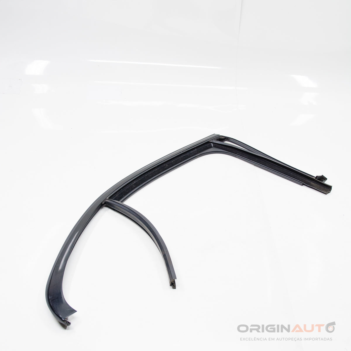 Canaleta Externa Traseira Direita Mercedes C 43 Amg W205 2018 A2057355400