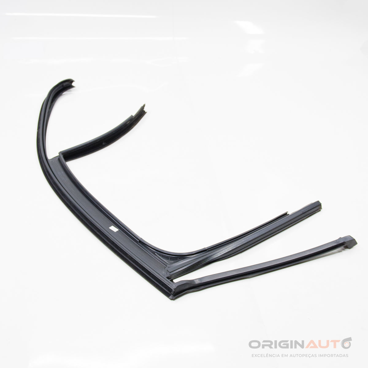 Canaleta Externa Traseira Direita Mercedes C 43 Amg W205 2018 A2057355400