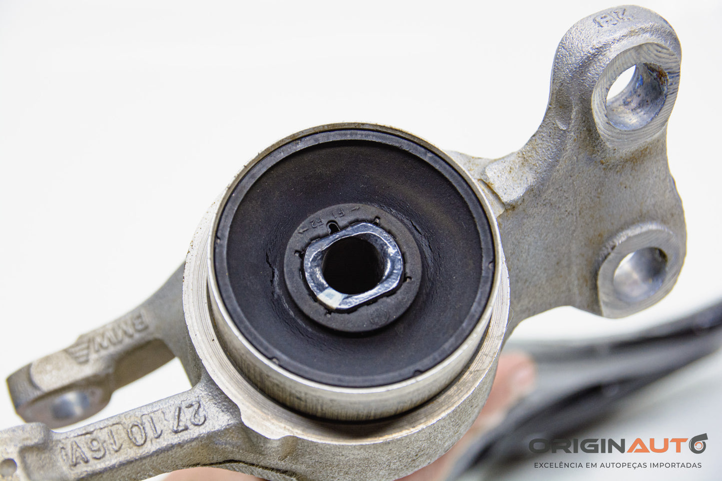 Bandeja Suspensao Dianteira Esquerda Bmw X1 S20I Activeflex F48 2017 8854392