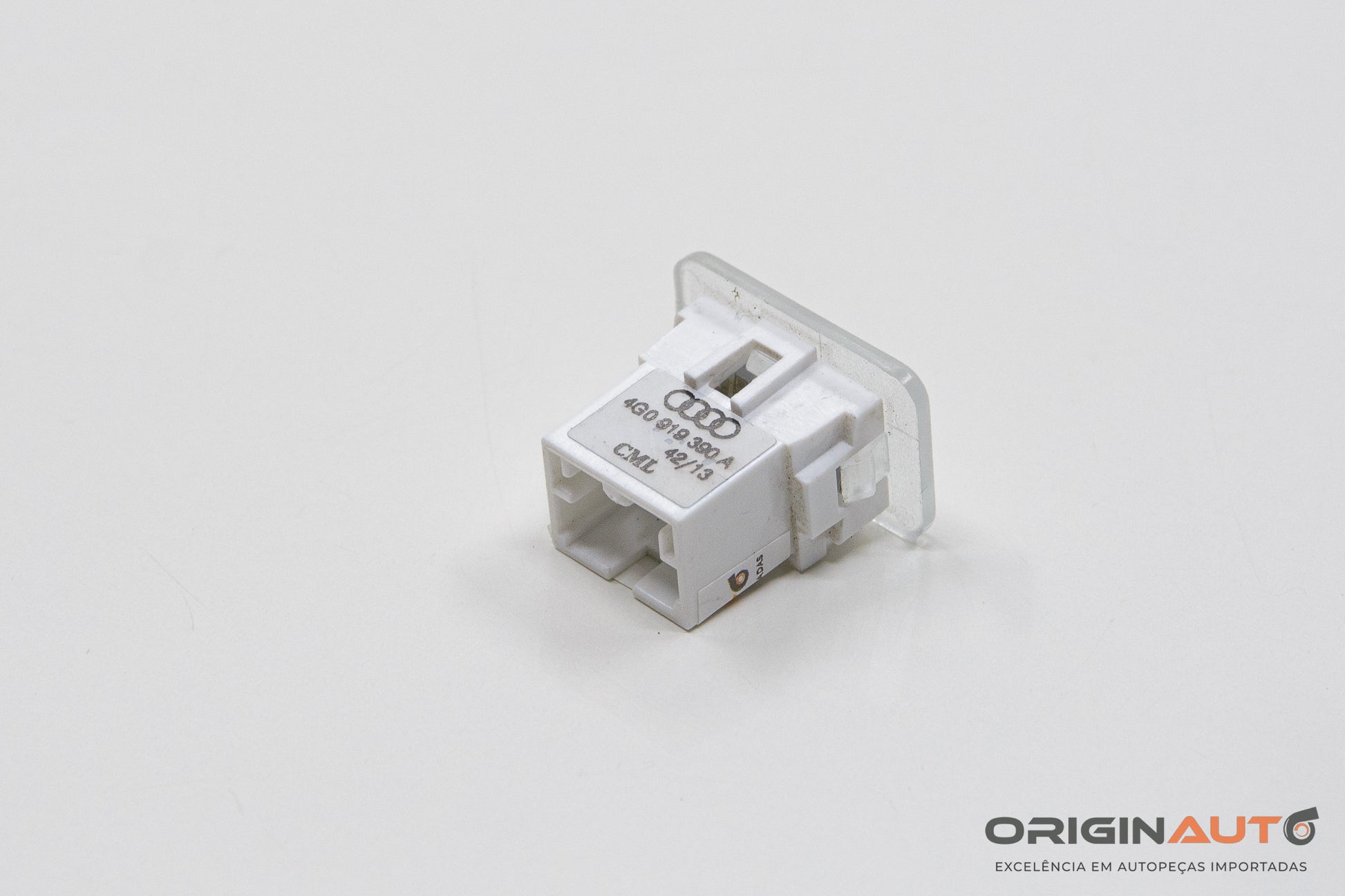 Luz Cortesia Assoalho Audi A3 Sedan 1.8 Tfsi 2014 4G0919390A