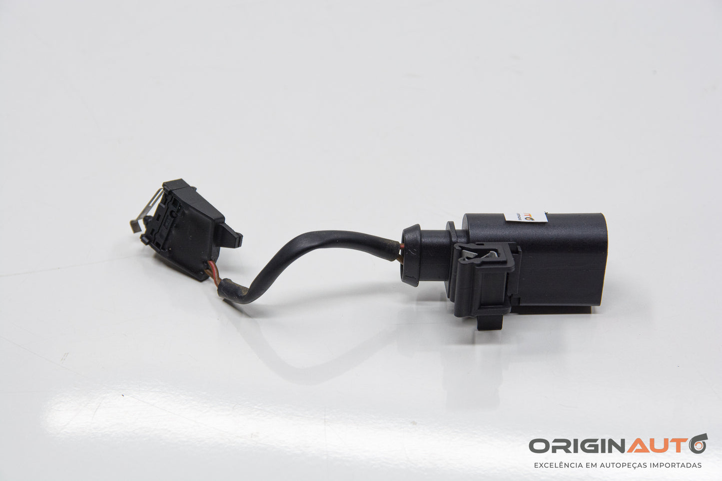 Sensor Trava Abertura Audi A3 Sedan 1.8 Tfsi 2014 8D0973822