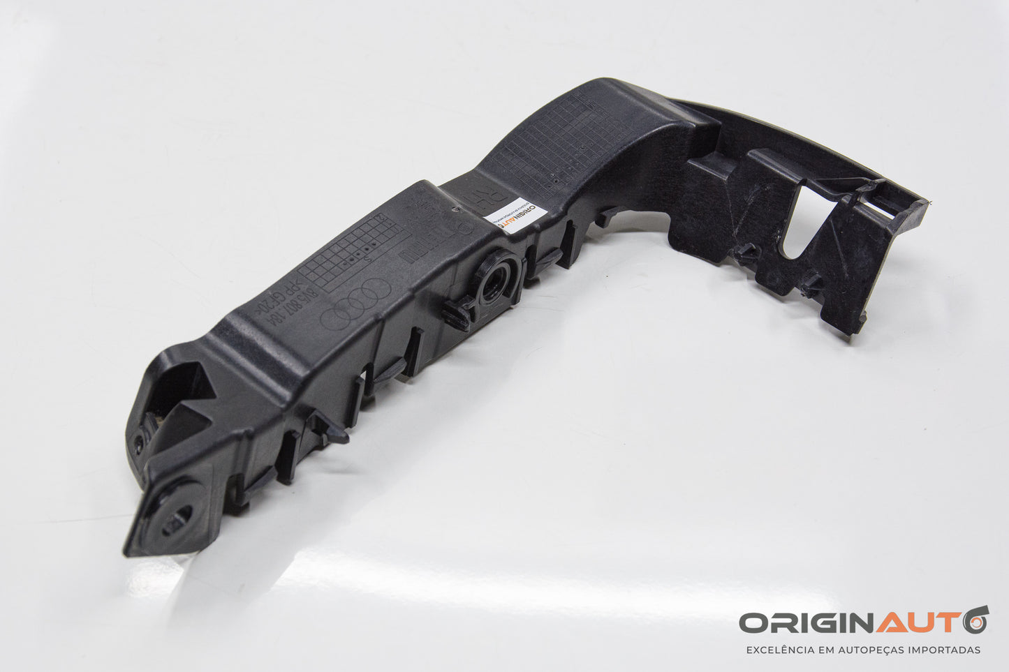 Guia Parachoque Dianteiro Lado Direito Audi A3 Sedan 1.8 Tfsi 2014 8V5807184