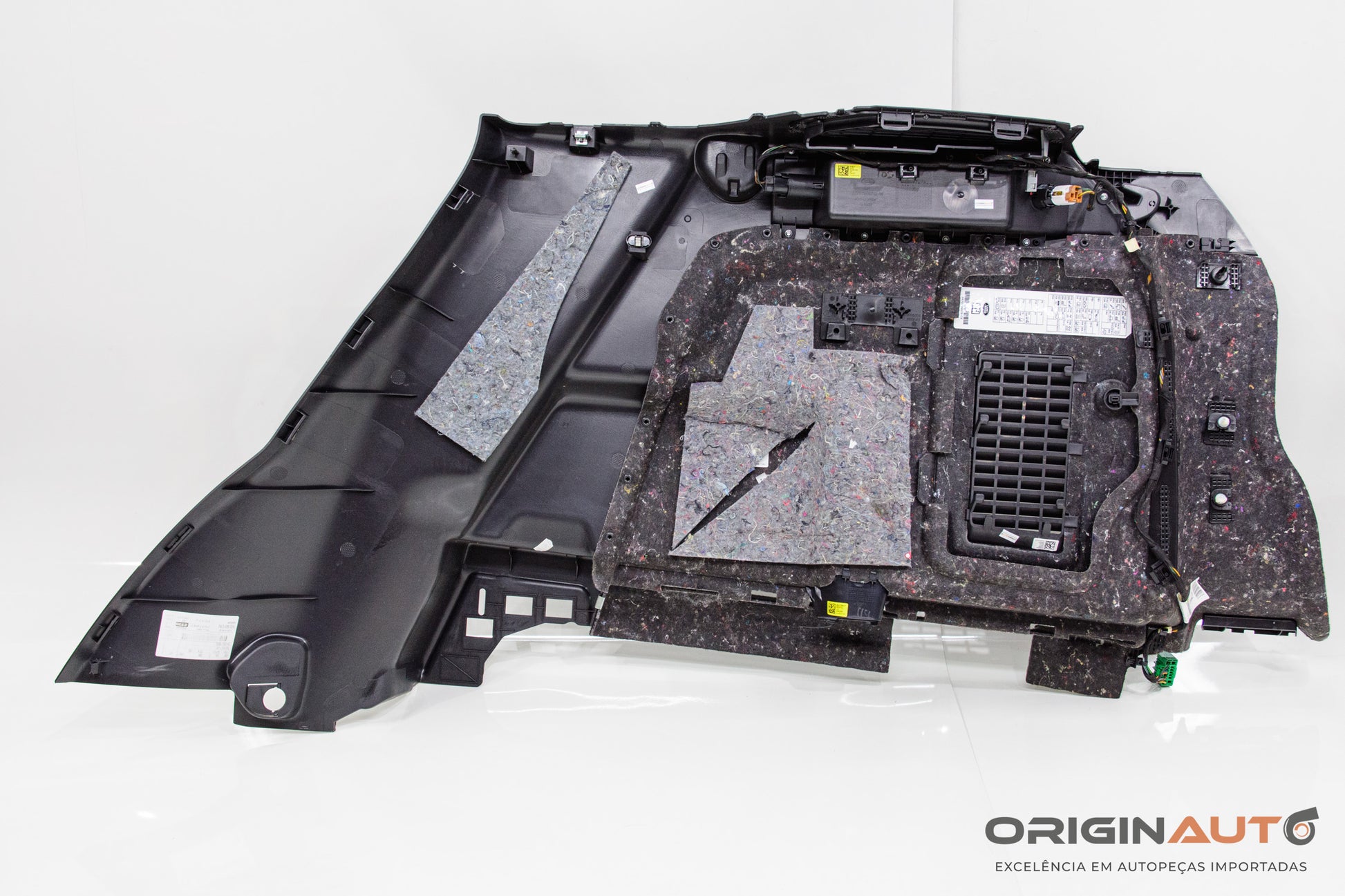 Acabamento Porta Mala Esq Land Rover Discovery Sport Hse 2015 Fk7245431Gf8Pvj