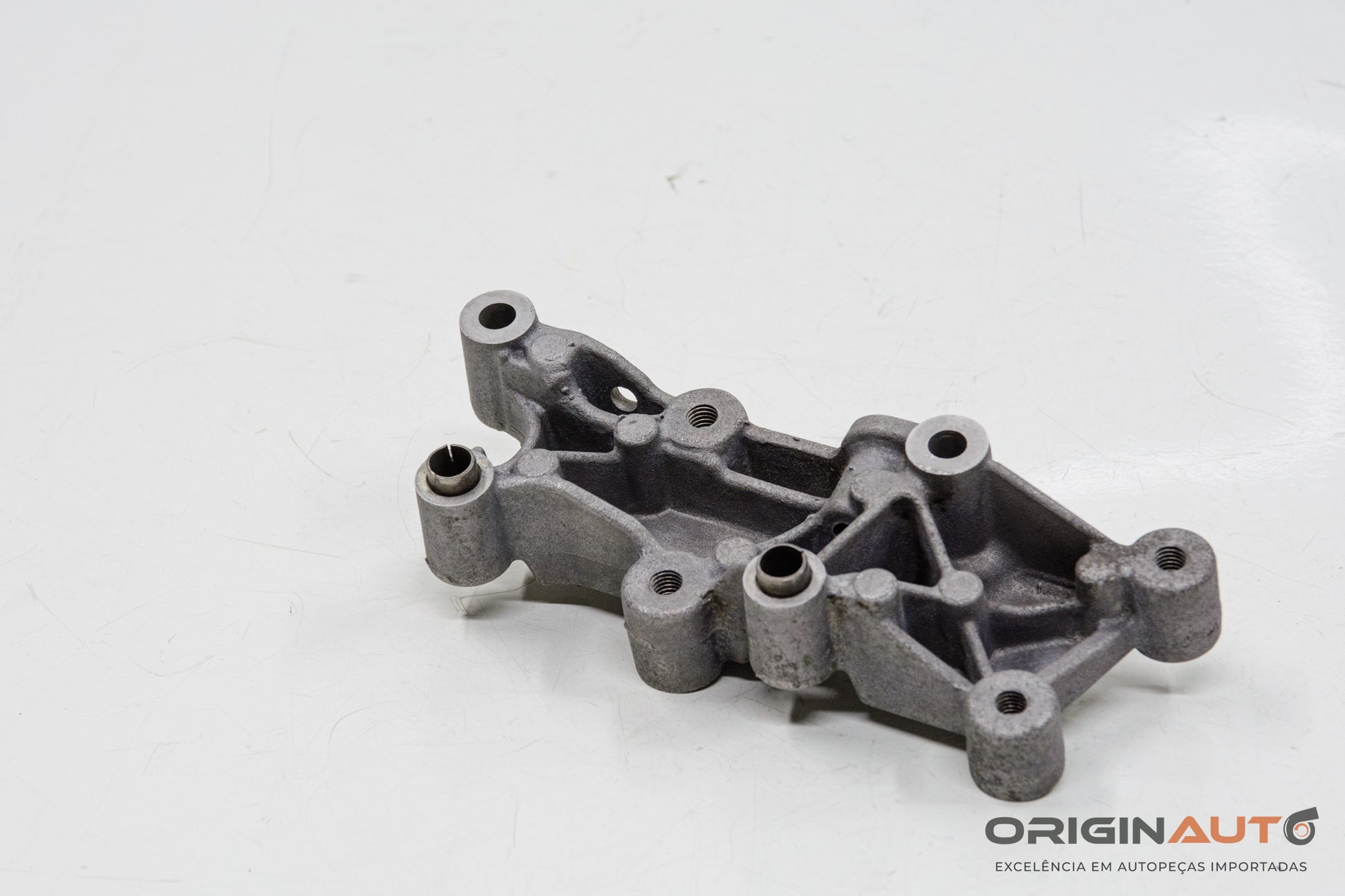 Suporte Polia Alternador Compr  Land Rover Discovery Sport Hse 2015 Bj323K738