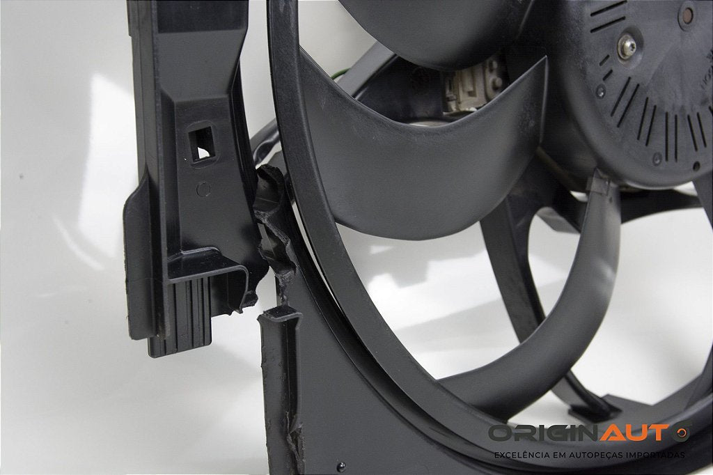 Ventoinha Eletroventilador C/ Moldura Bmw 320I 2014 7640508 - Detalhe