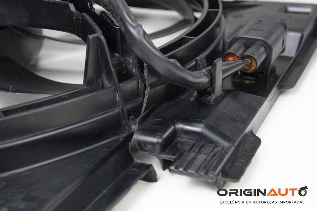 Ventoinha Eletroventilador C/ Moldura Bmw 320I 2014 7640508 - Detalhe