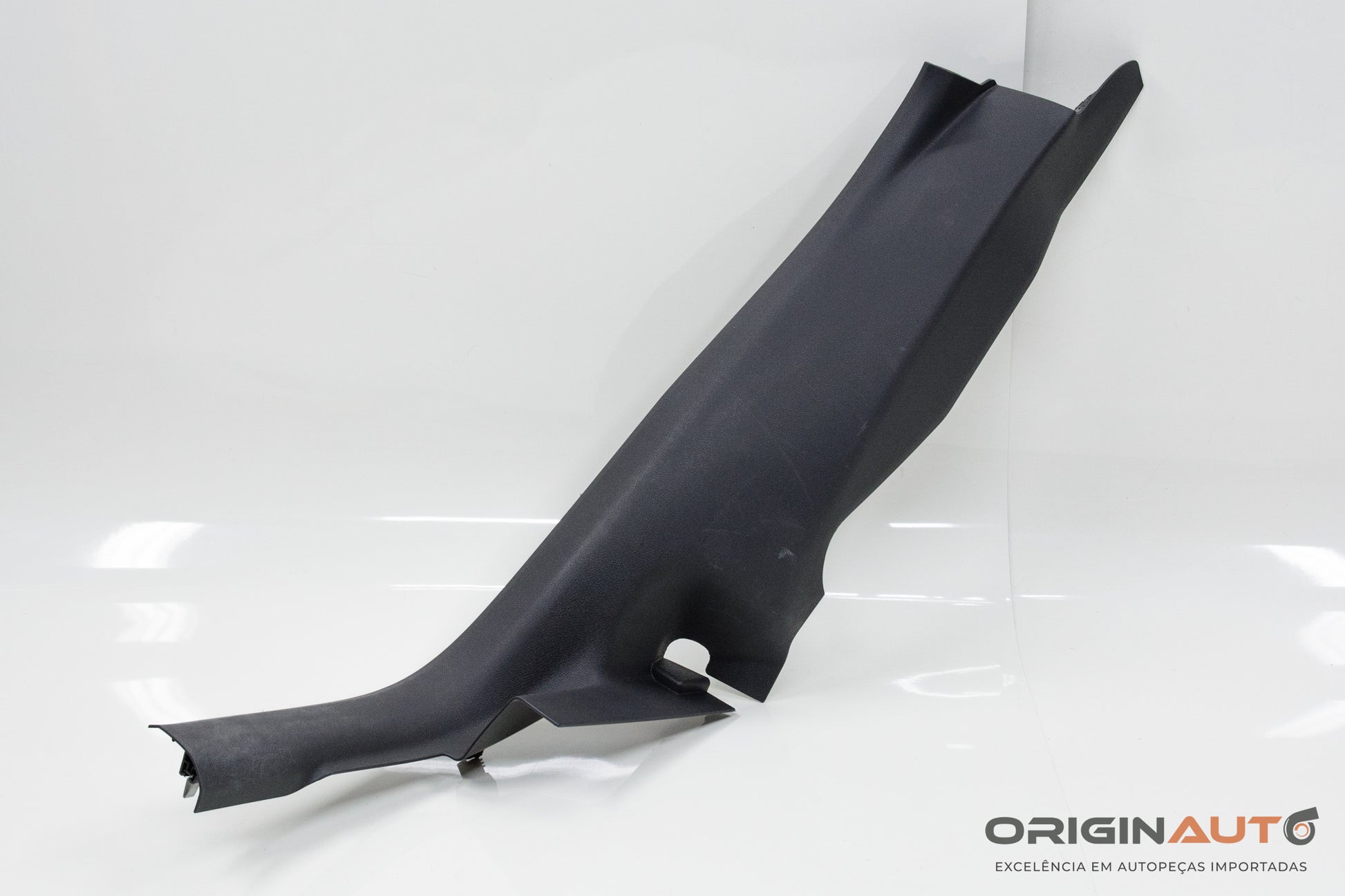 Acabamento Coluna Banco Traseiro Direito Audi Q3 2.0 Quattro Tfsi 2014 8U0867768