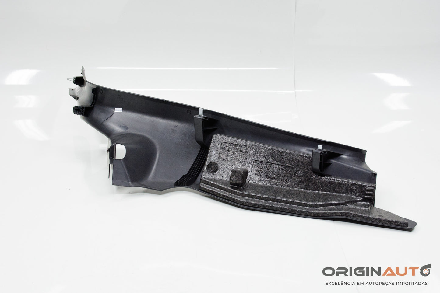 Acabamento Coluna Banco Traseiro Esq Audi Q3 2.0 Quattro Tfsi 2014 8U0867767