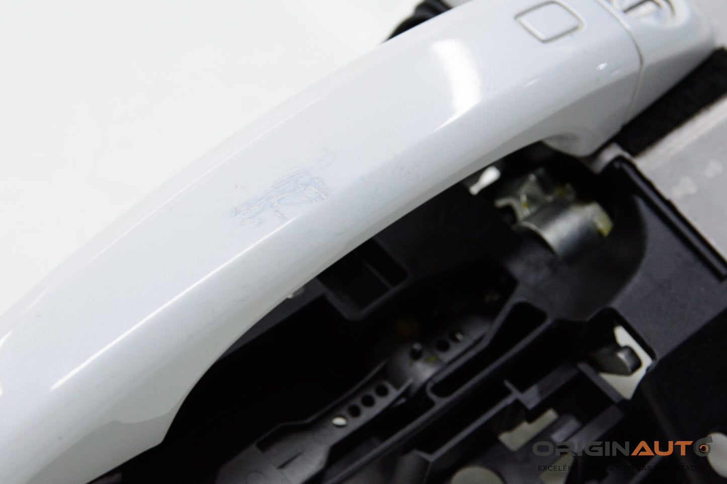 Macaneta Externa Dianteira Esquerda Audi Q3 2.0 Quattro Tfsi 2014 8T0837205A