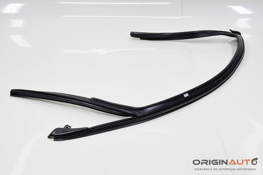 Guarnicao Vidro Porta Dianteira Esquerda Audi Q3 2.0 Quattro Tfsi 2014 8U0837439