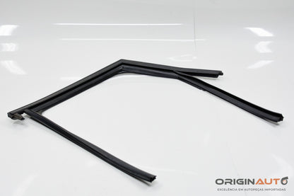 Guarnicao Vidro Porta Traseira Esquerda Audi Q3 2.0 Quattro Tfsi 2014 8U0839439