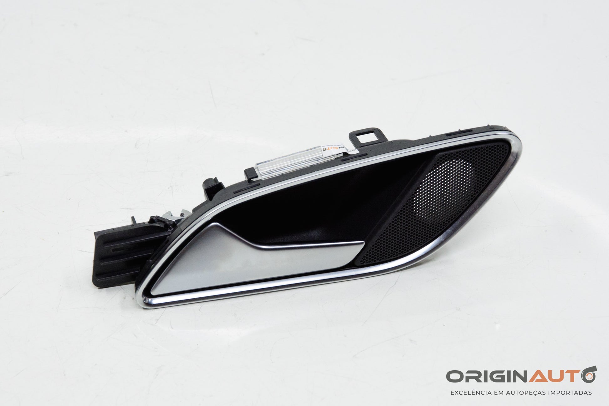 Macaneta Interna Traseira Esquerda Audi Q3 2.0 Quattro Tfsi 2014 8U0839019C
