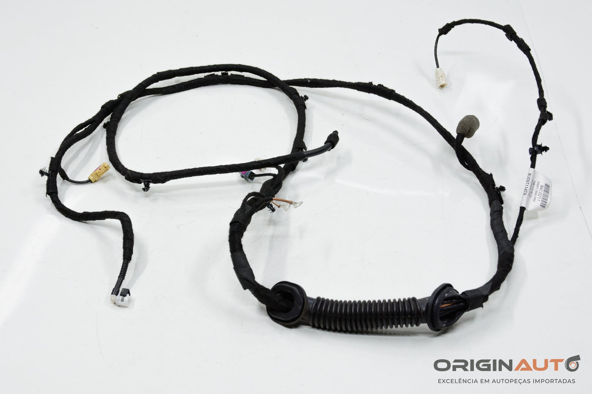 Chicote Tampa Traseira Audi Q3 2.0 Quattro Tfsi 2014 8U0971147A