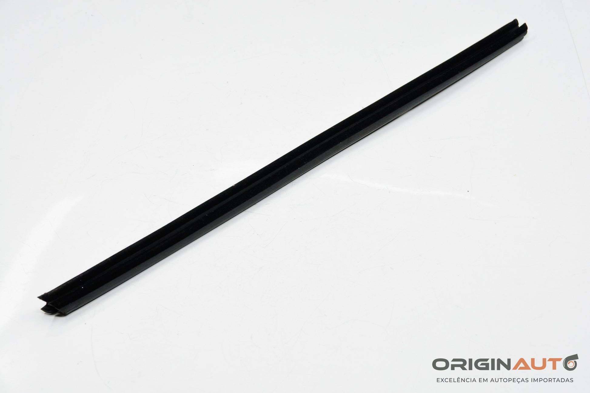 Pestana Interna Porta Dianteira Direita Audi Q3 2.0 Quattro Tfsi 2014 8U0837480