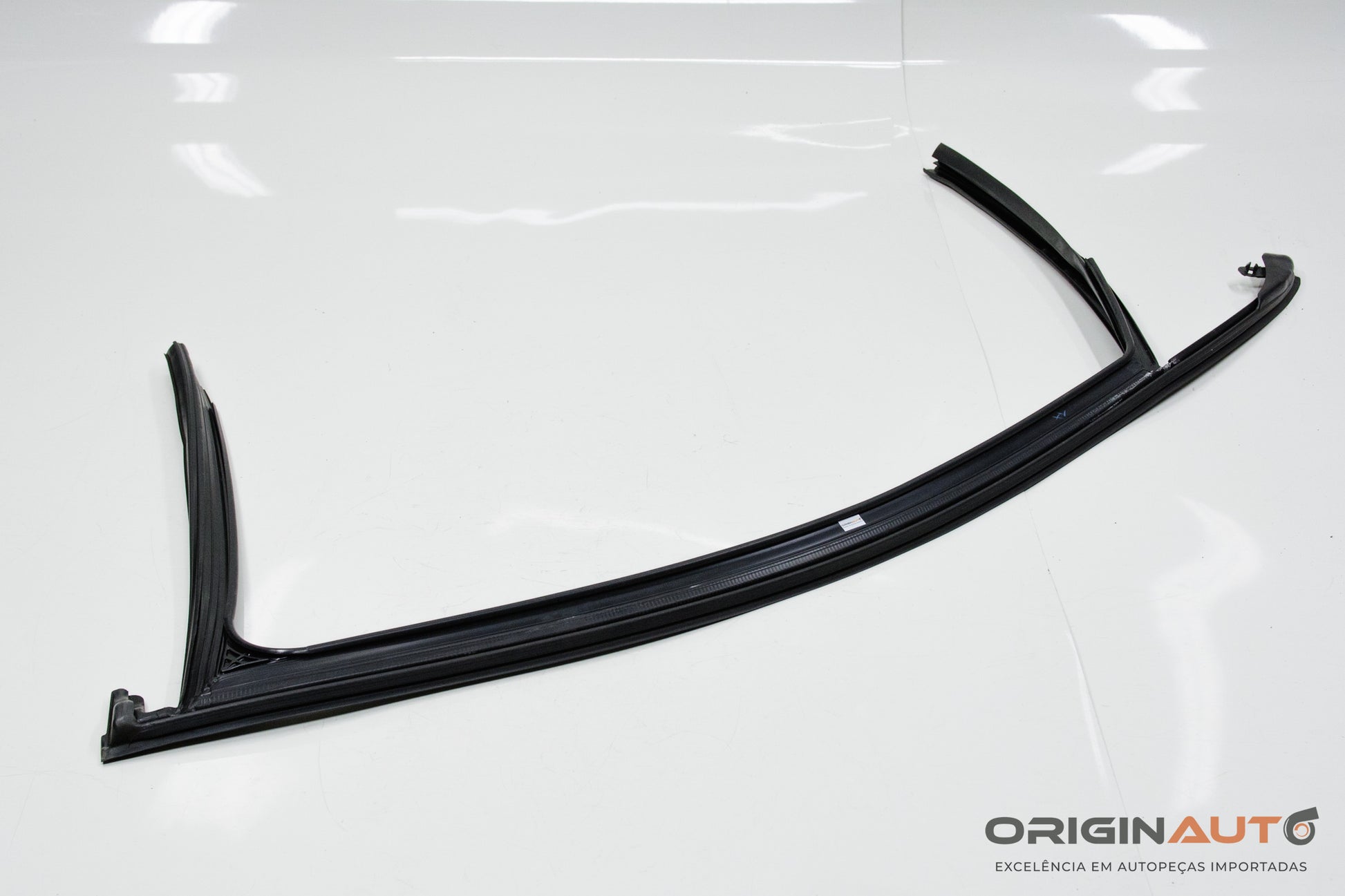 Guarnicao Vidro Porta Dianteira Direita Audi Q3 2.0 Quattro Tfsi 2014 8U0837440A