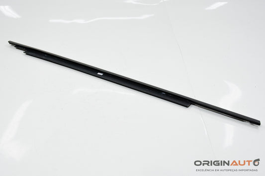 Pestana Externa Porta Dianteira Direita Audi Q3 2.0 Quattro Tfsi 2014 8U0837478