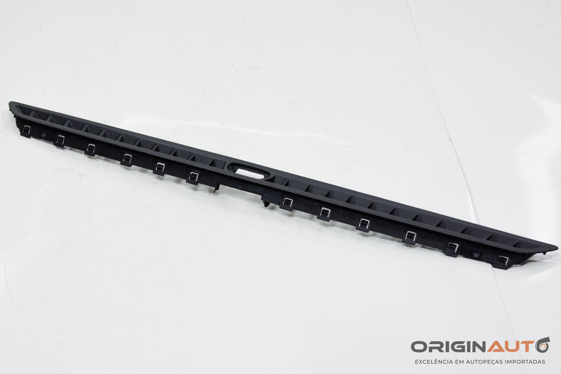 Difusor Desembacador Parabrisa Audi Q3 2.0 Quattro Tfsi 2014 8U0819635