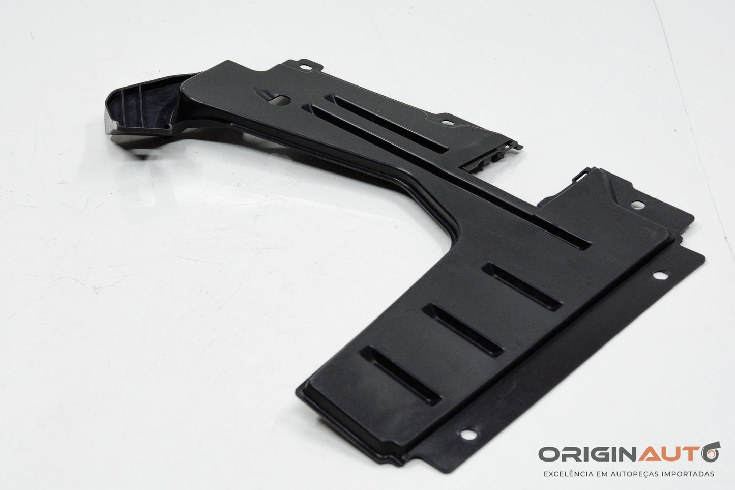 Protetor Assoalho Traseiro Direito Audi Q3 2.0 Quattro Tfsi 2014 8U0825216B