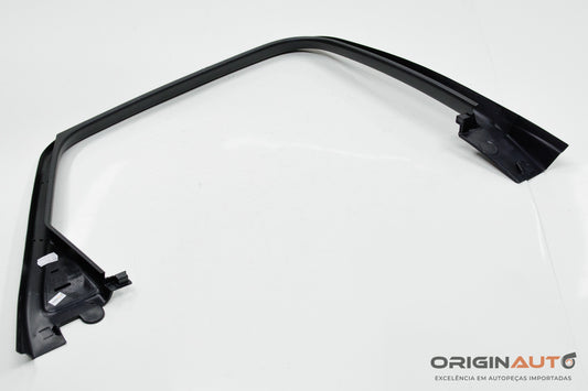 Acabamento Interno Vidro Traseiro Direit Audi Q3 2.0 Quattro Tfsi 2014 8U0867672