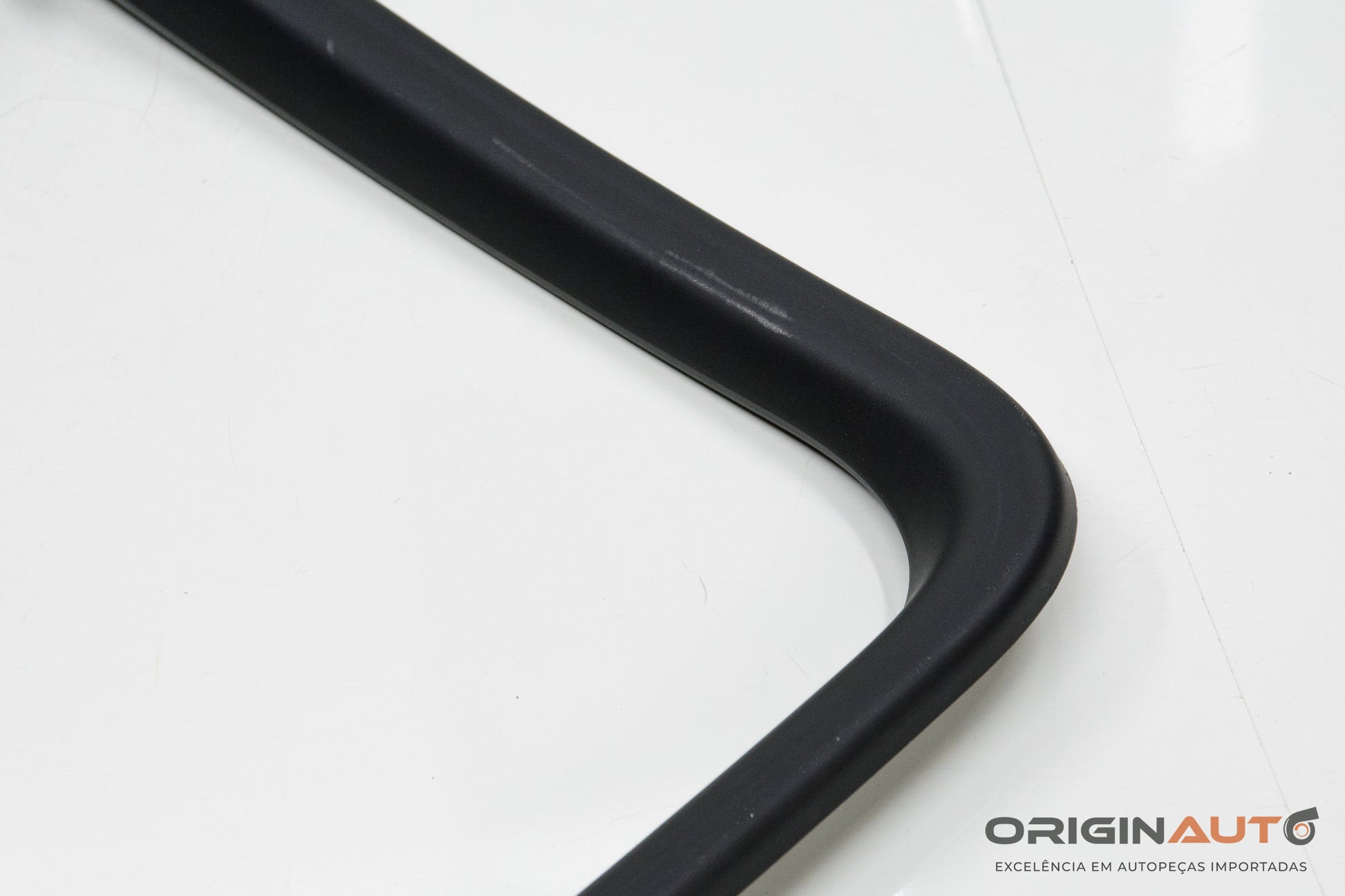 Acabamento Interno Vidro Traseiro Direit Audi Q3 2.0 Quattro Tfsi 2014 8U0867672