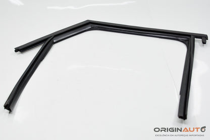Guarnicao Vidro Porta Traseiro Direito Audi Q3 2.0 Quattro Tfsi 2014 8U0839440