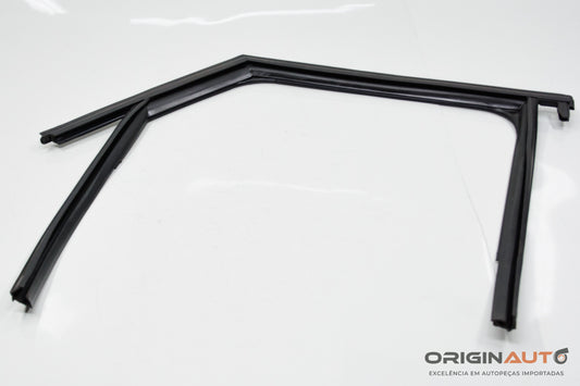 Guarnicao Vidro Porta Traseiro Direito Audi Q3 2.0 Quattro Tfsi 2014 8U0839440
