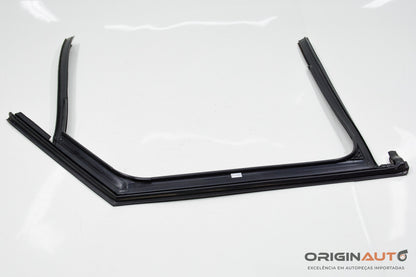 Guarnicao Vidro Porta Traseiro Direito Audi Q3 2.0 Quattro Tfsi 2014 8U0839440