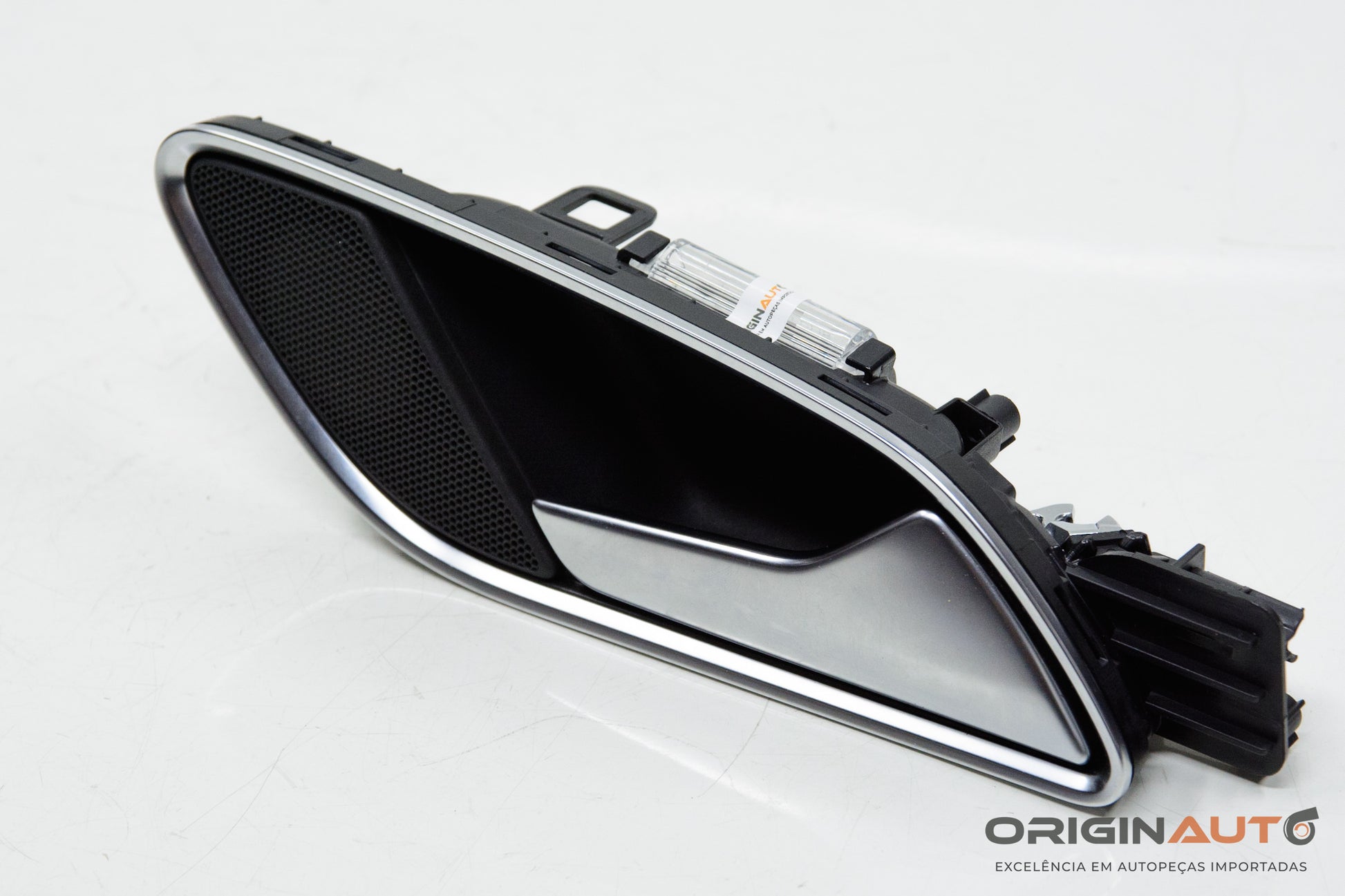 Macaneta Interna Traseira Direita Audi Q3 2.0 Quattro Tfsi 2014 8U0839020C