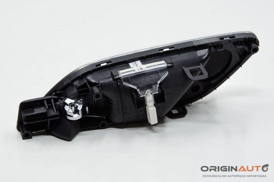 Macaneta Interna Traseira Direita Audi Q3 2.0 Quattro Tfsi 2014 8U0839020C