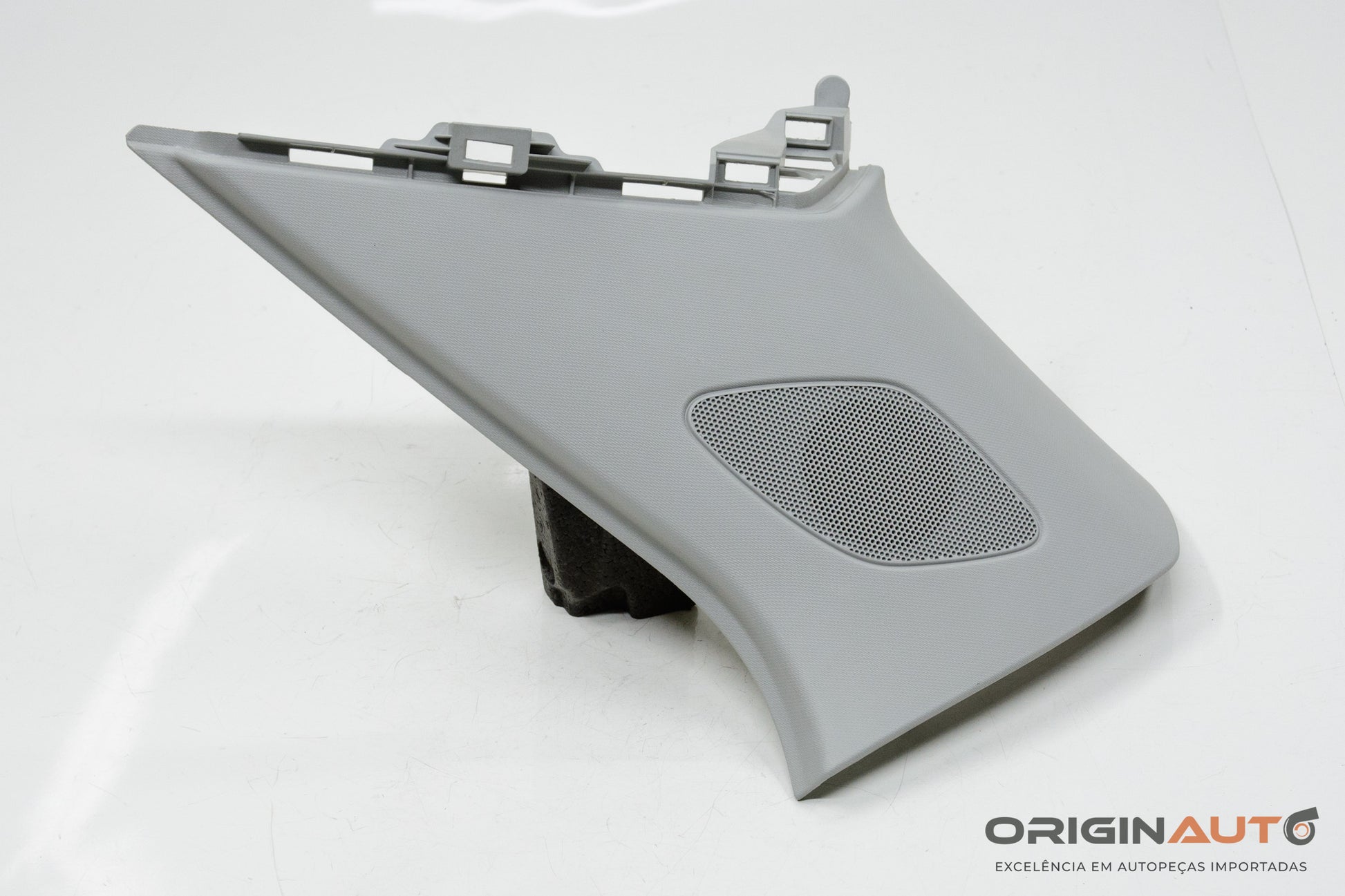 Acabamento Coluna D Direita Audi Q3 2.0 Quattro Tfsi 2014 8U0867246