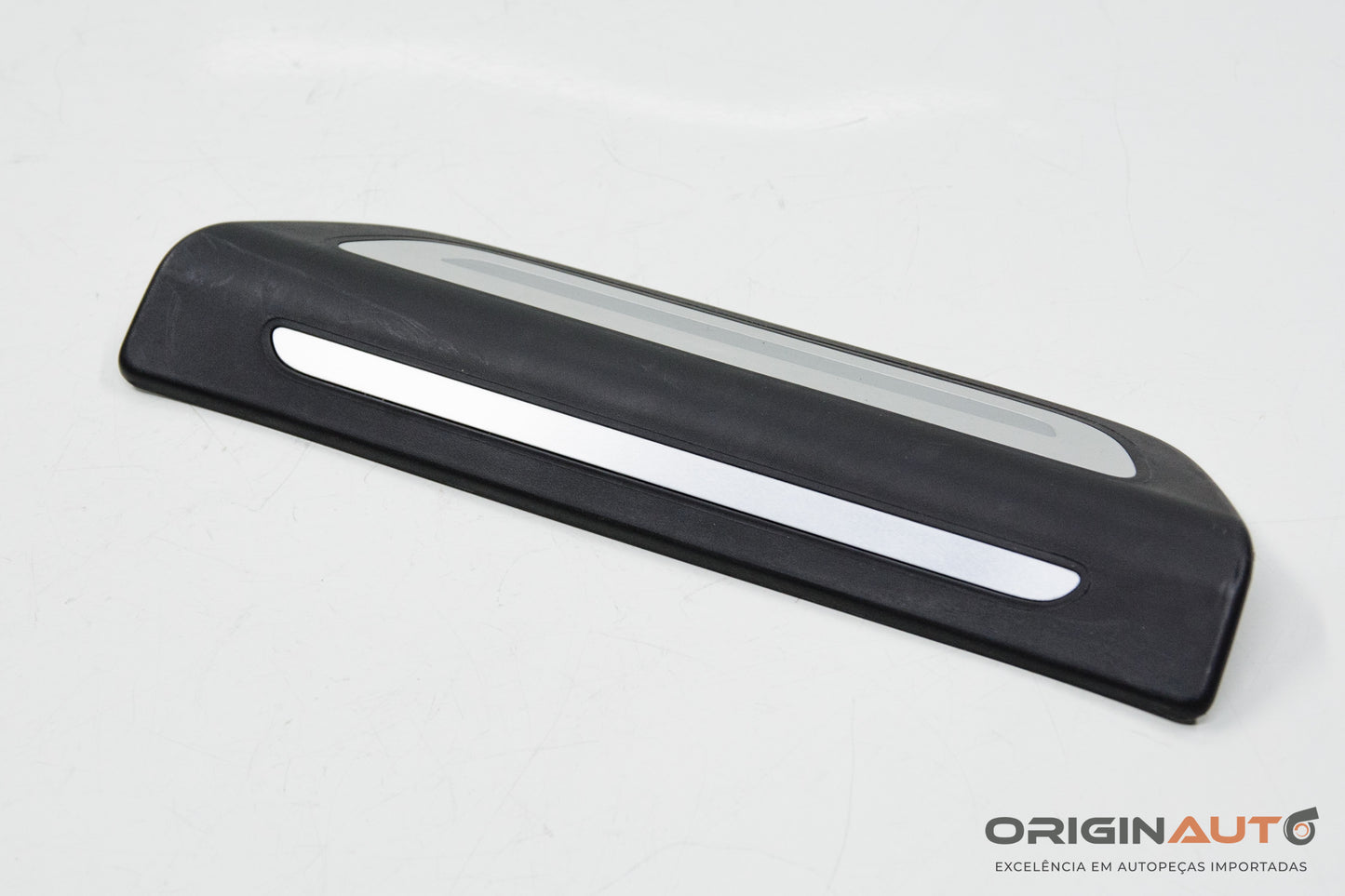 Soleira Traseira Direita Audi Q3 2.0 Quattro Tfsi 2014 8U0853376A