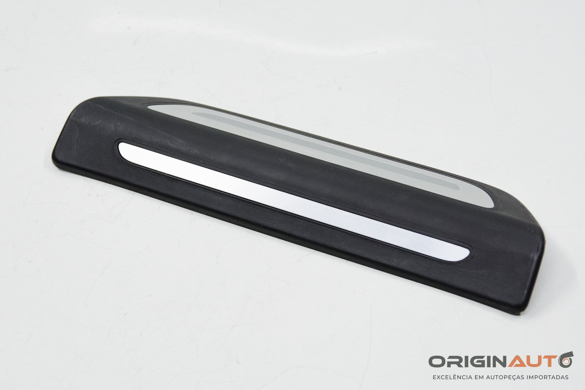 Soleira Traseira Direita Audi Q3 2.0 Quattro Tfsi 2014 8U0853376A