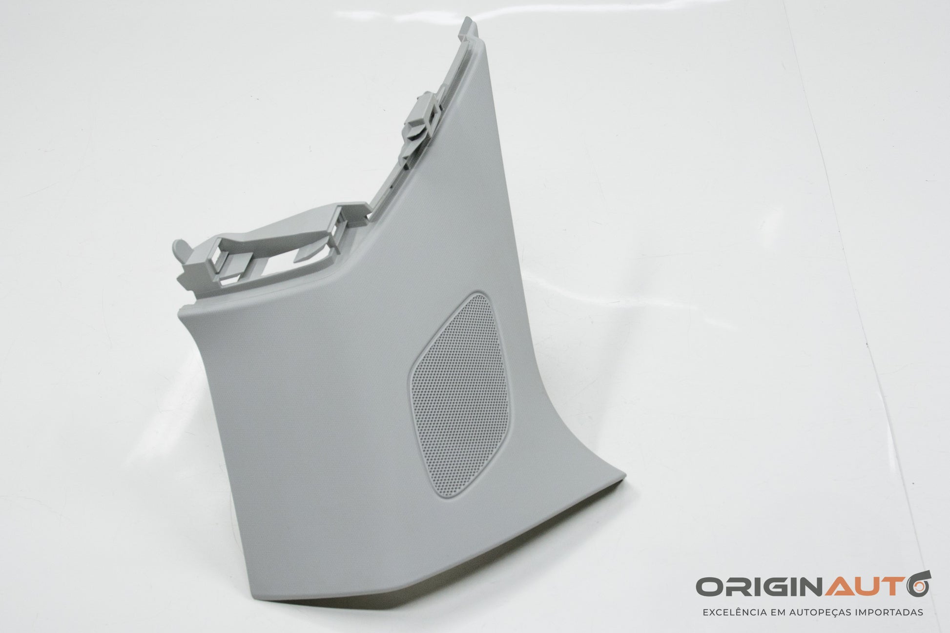 Acabamento Coluna D Esquerda Audi Q3 2.0 Quattro Tfsi 2014 8U0867245