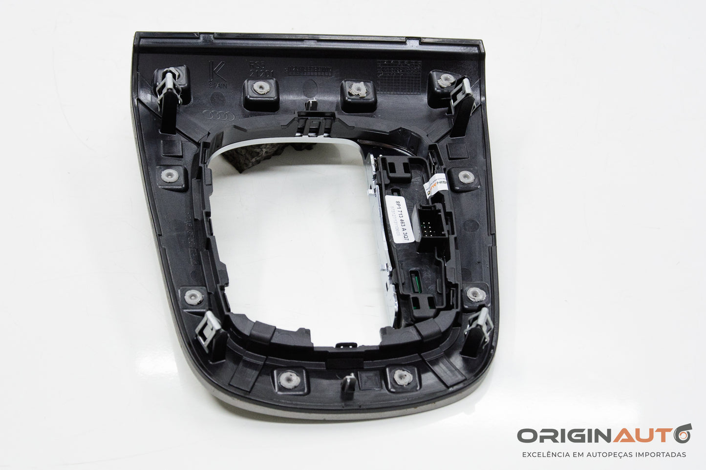 Moldura Trambulador Audi Q3 2.0 Quattro Tfsi 2014 8P1713463A