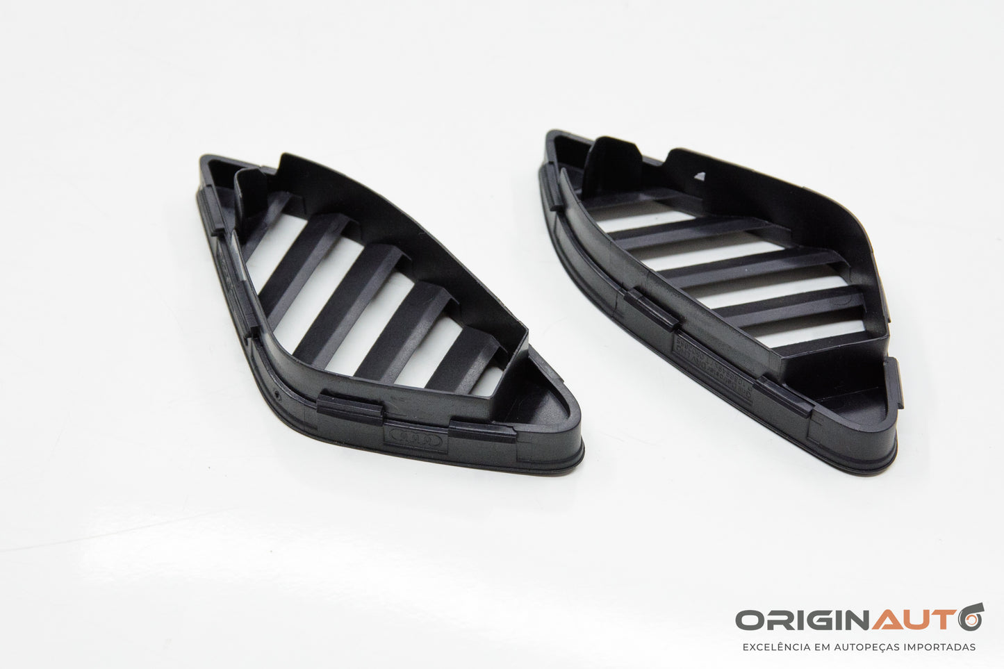 Par Saida Ar Capa Painel Audi Q3 2.0 Quattro Tfsi 2014 8U1819794 8U1819793