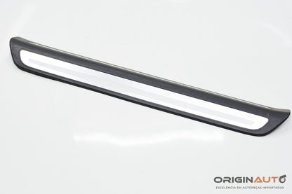 Acabamento Soleira Dianteira Direita Audi Q3 2.0 Quattro Tfsi 2014 8U0853374