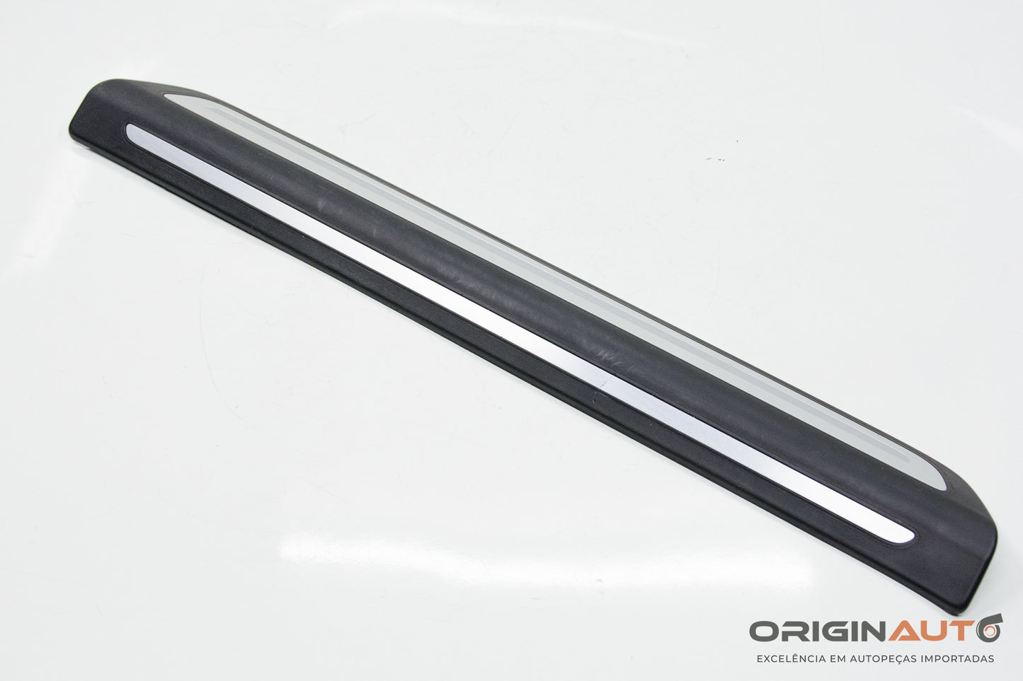 Soleira Porta Dianteira Esquerda Audi Q3 2.0 Quattro Tfsi 2014 8U0853373