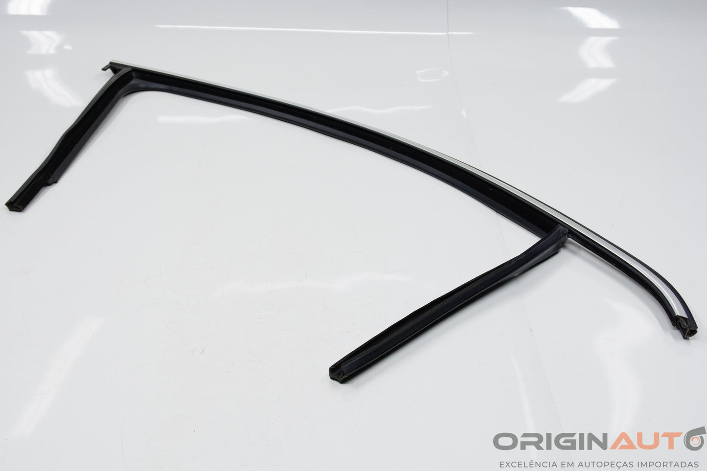 Canaleta Porta Dianteira Direita Volkswagen Passat Variant 2012 3C4837432