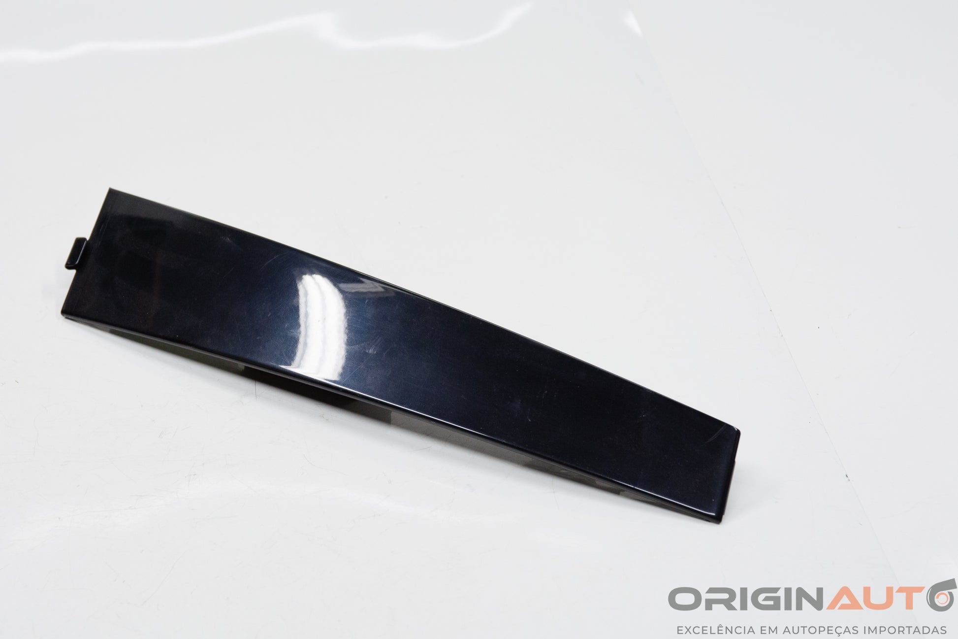 Acabamento Black Piano Esquerdo Volkswagen Passat Variant 2012 3C4837901