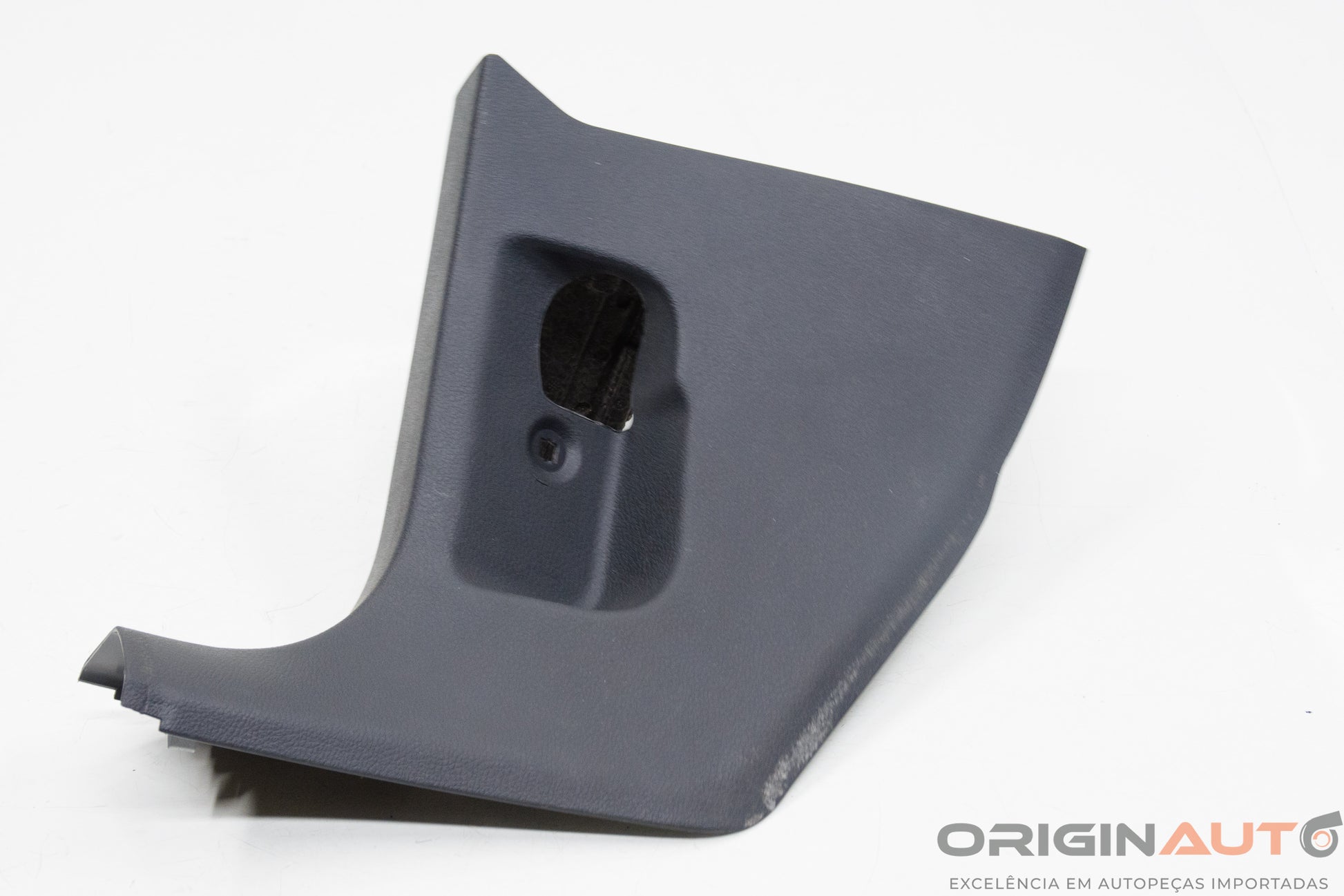 Acabamento Inferior Esquerdo Col A Volkswagen Passat Variant 2012 3C1863483